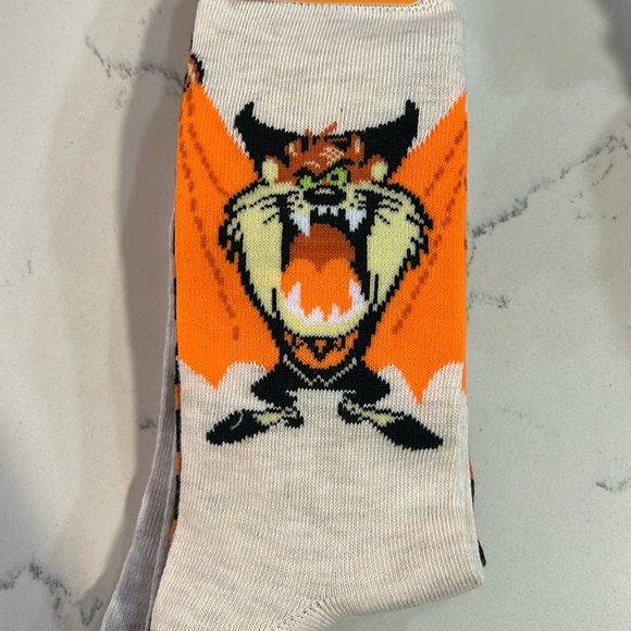 Warner Bros. Other - (1) Warner Bros. Looney Tunes Taz Crew Socks - White and Orange